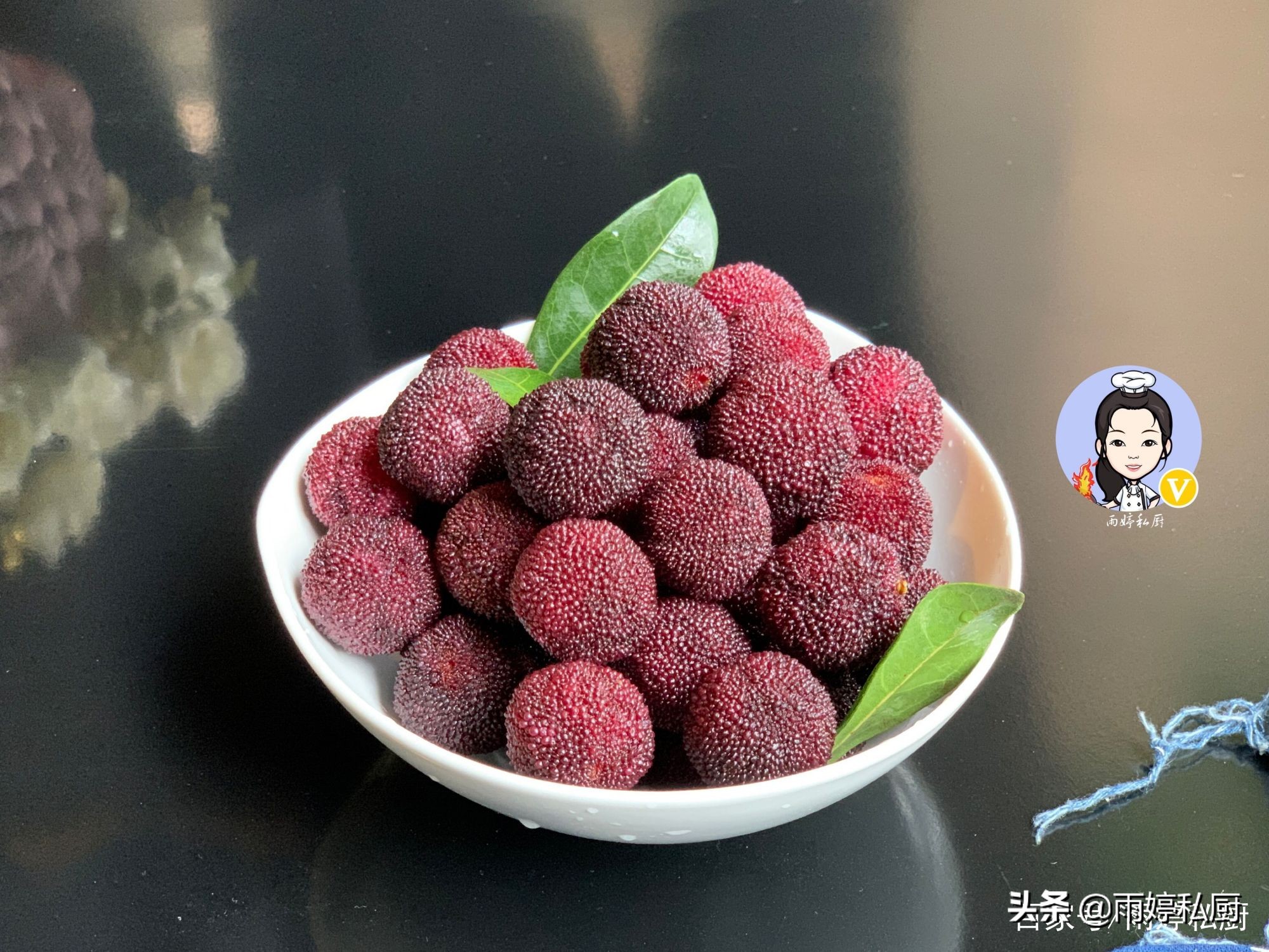 洗杨梅时，用盐水洗相当于吃虫子！老果农：教你1招，虫子全溜走