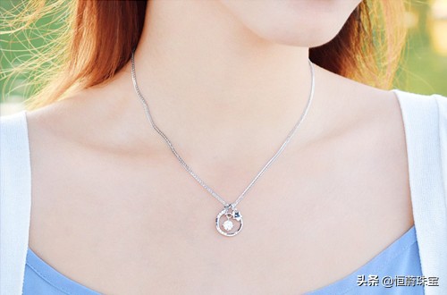 女士项链肖邦链,18k蛇骨链肖邦链盒子链哪款更好看