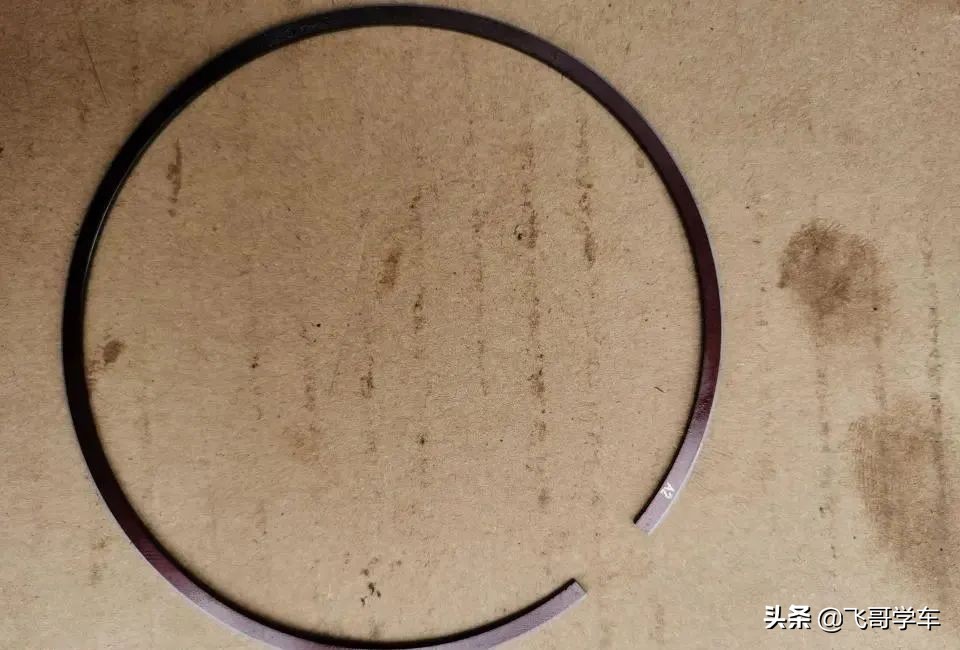 丰田皇冠3.0发动机大修有点共振,皇冠发动机烧机油大修