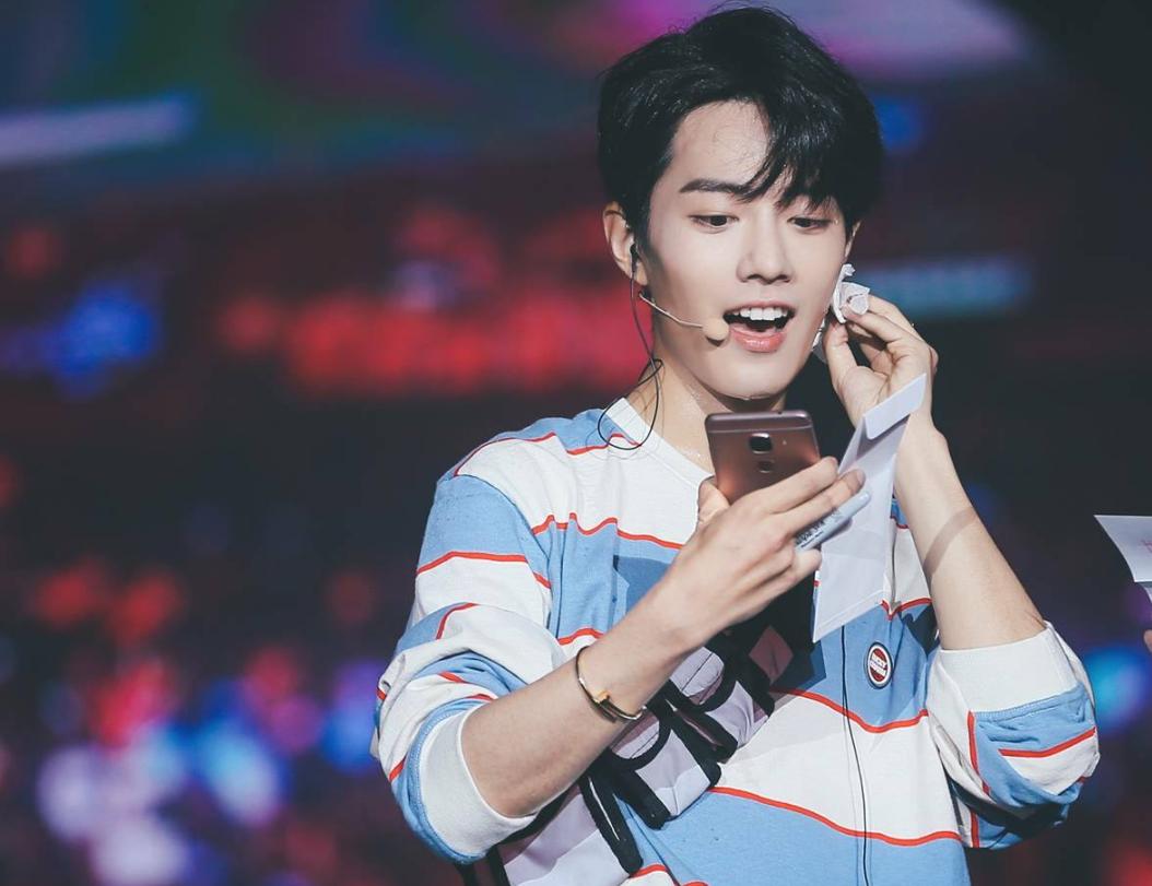 明星唱歌忘词的有哪些视频,明星唱歌忘词怎么改歌词