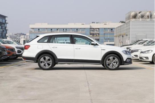 大众蔚领和卡罗拉选哪款,比卡罗拉便宜丰田车