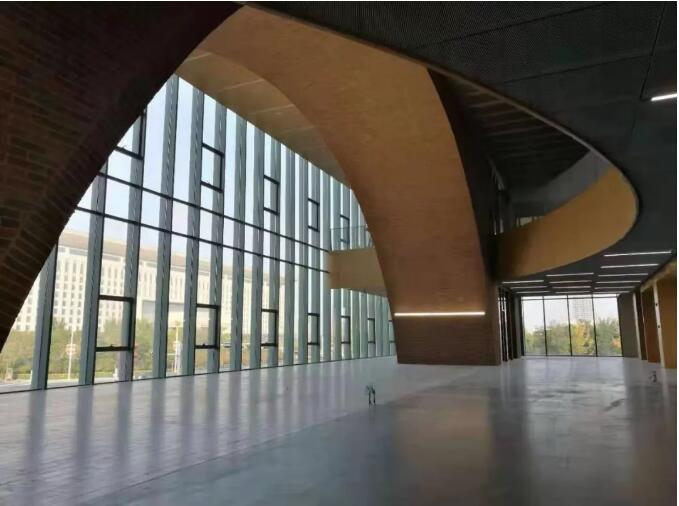 房地产接到客户投诉房子漏水,业主发现房产漏水