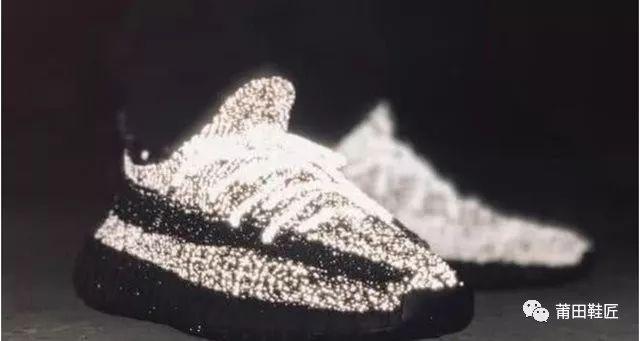 yeezy350冰蓝满天星鞋标真假,yeezy350boostv2黑侧满天星