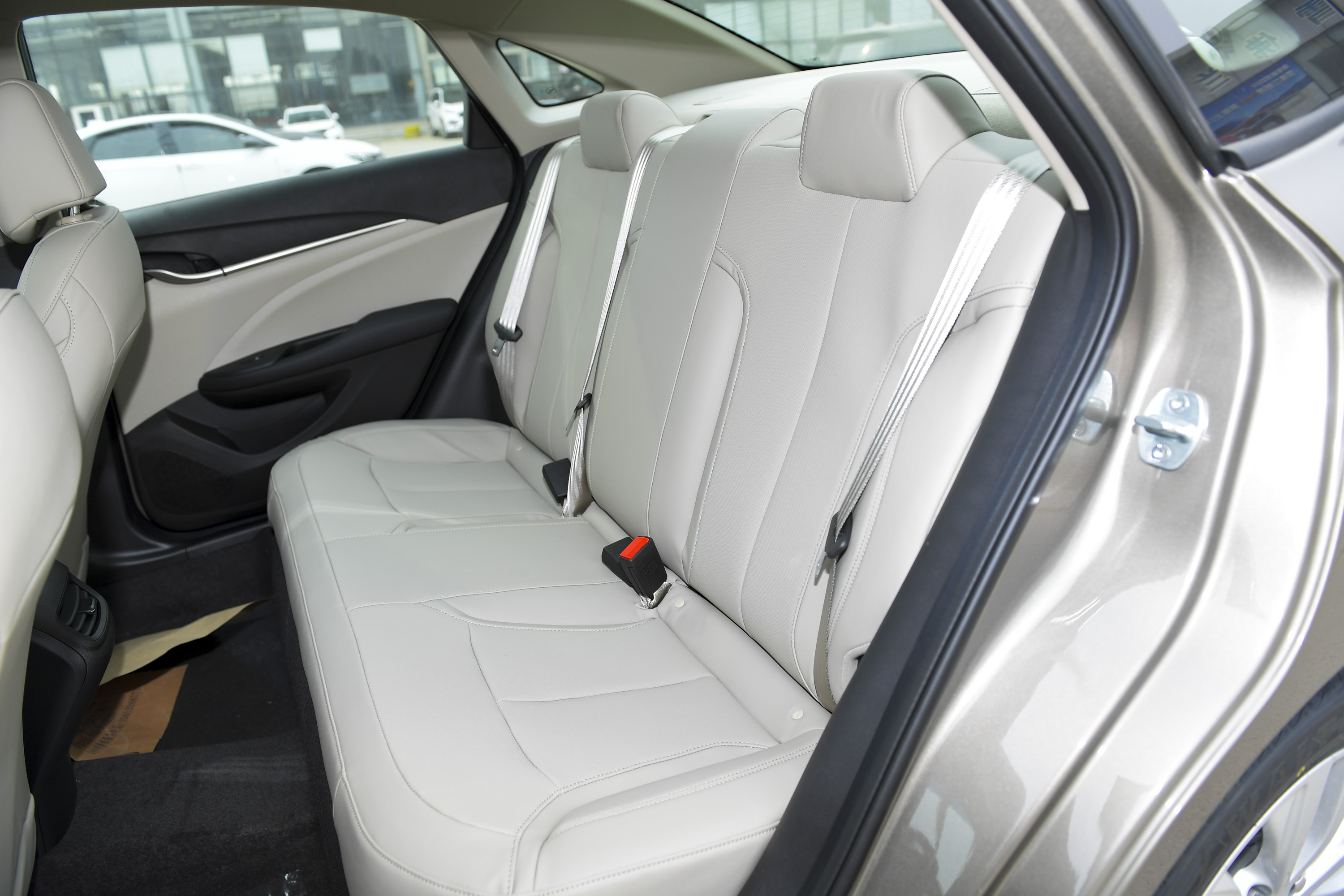 英朗隐藏配置,新款英朗最真实优缺点