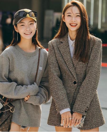 韩流风又起来了，短款夹克+卷边牛仔裤，帅气得不行，第5套更好看