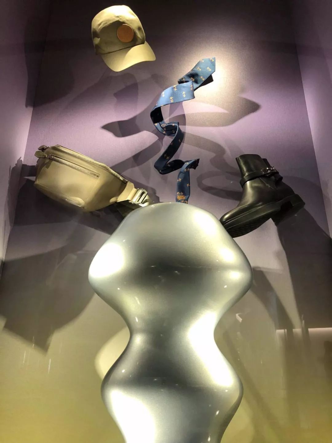 爱马仕最新的橱窗设计,手工制作的梦幻艺术空间