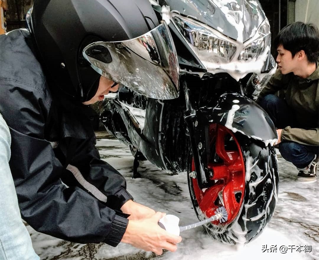 第一次洗摩托车需要注意什么,自己清洗摩托车注意事项