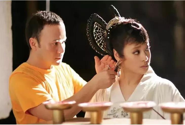 毛戈平是什么样,毛戈平没给刘晓庆化妆前出名吗