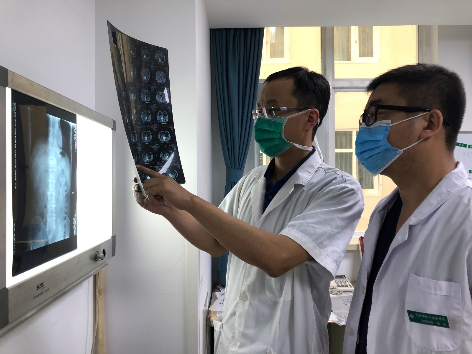 这家医院每个泌尿外科病房配备一名中医医生