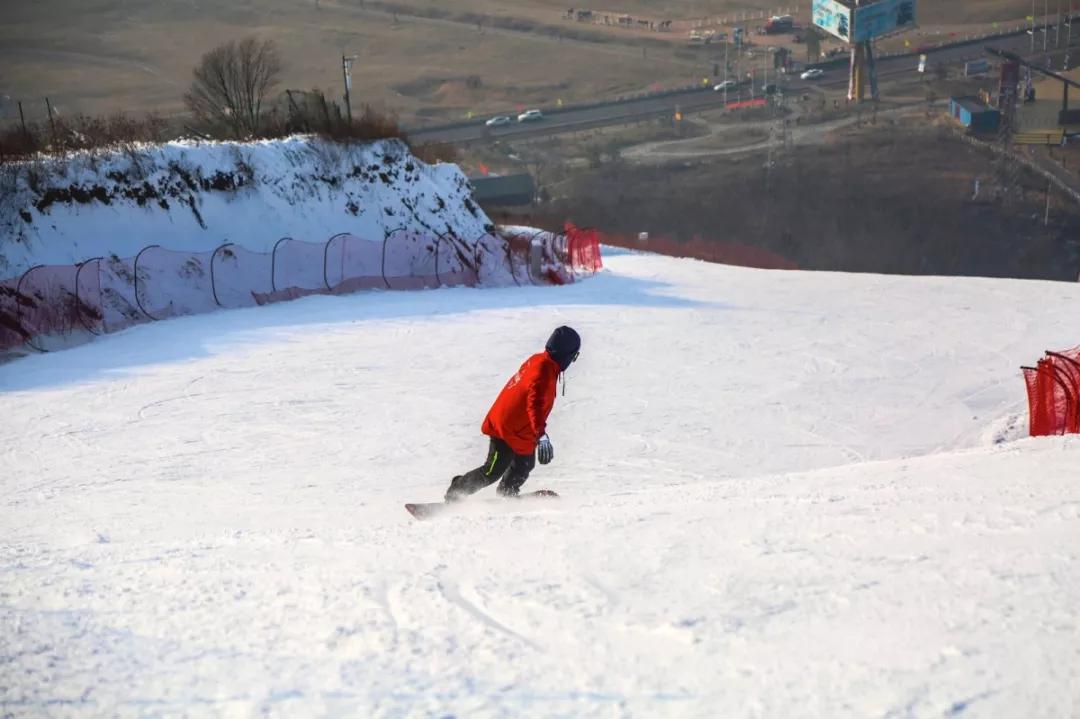 薛家寨照金国际滑雪场,热雪奇迹滑雪场高级道