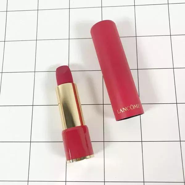 张韶涵口红色号春晚,张韶涵3ce口红