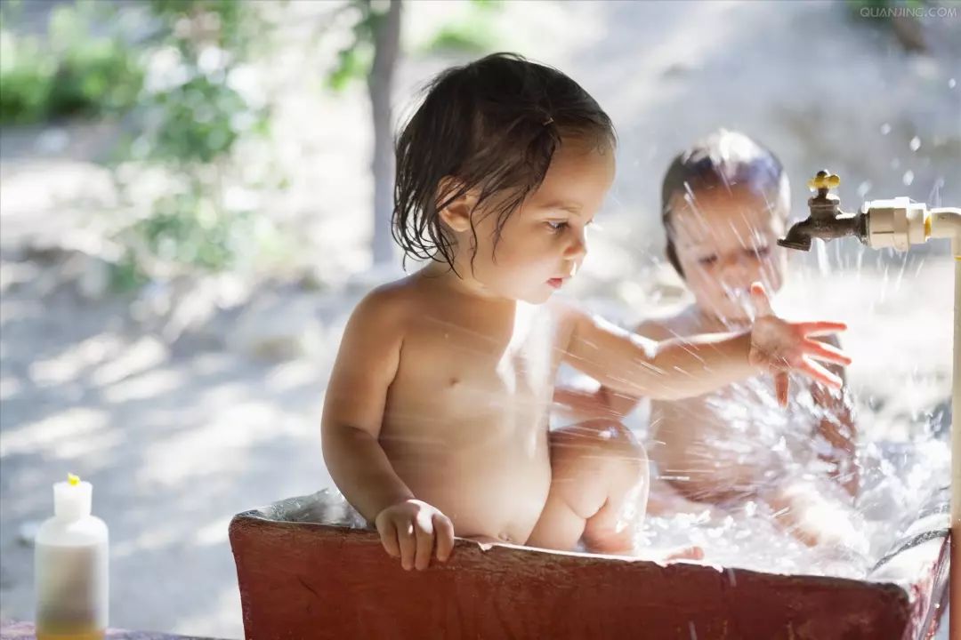 秋冬季节怎么样给宝宝洗澡,秋冬季节给婴儿洗澡