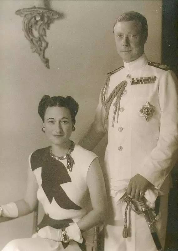 英国历史上最禁断的爱恋：国王退位，只为与她成婚