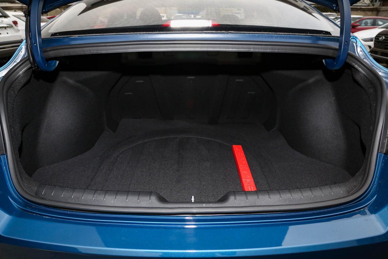 七代伊兰特百公里0-100实测,第七代伊兰特次顶配1.5l落地