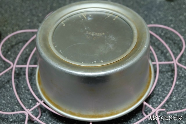 用鸡蛋做蛋糕不用打蛋器不用面粉,想吃蛋糕不用买自己在家做