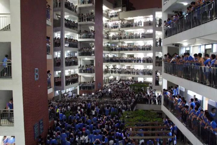 红岭中学可以走读吗,深圳红岭中学优缺点