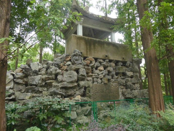 租界公园、跑狗场、卷烟厂，这条马路“活化石”太多