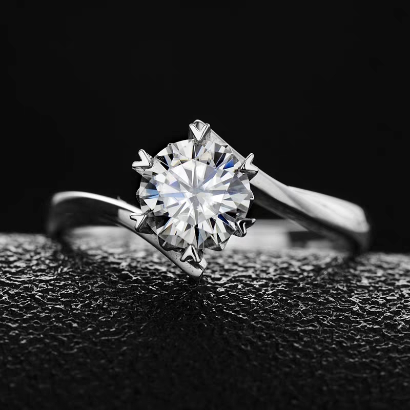 铂金钻戒和白金钻戒哪个好,铂金钻戒和白金钻戒哪个贵