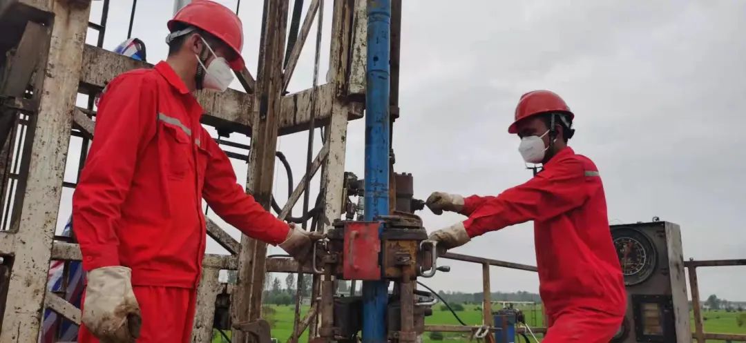 超长待机，魔幻40天，看着看着就忍不住……