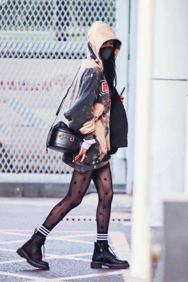 杨幂长袜穿搭,杨幂穿搭新中式长袜