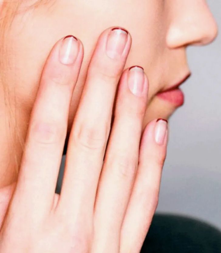 法式美甲怎么做好看,经典法式美甲的做法