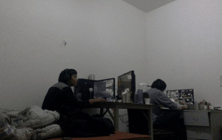 三个小伙合伙,三个小伙出租屋通宵玩电脑