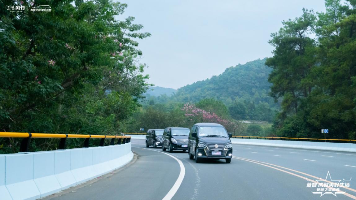 新菱智m52.0l,试驾菱智1.5t