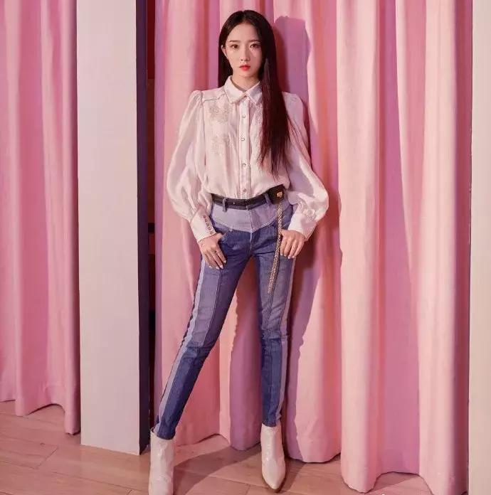 洋气破洞牛仔裤九分牛仔裤,回头率高的破洞牛仔裤