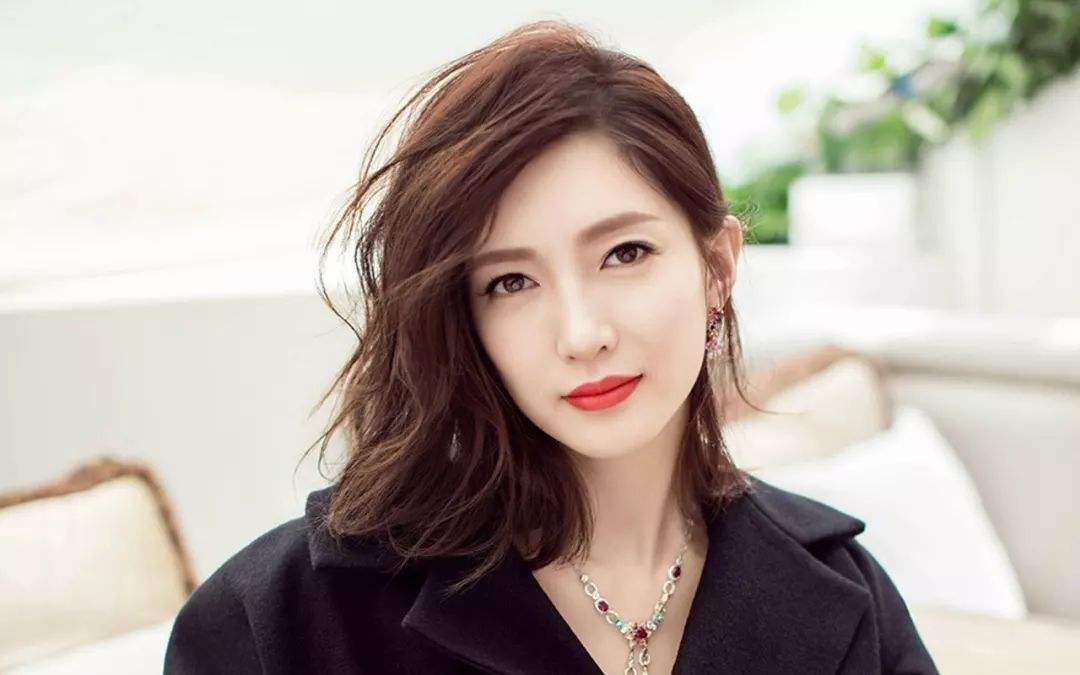 你适合直发还是卷发主要看这3点,为什么卷发比直发好看