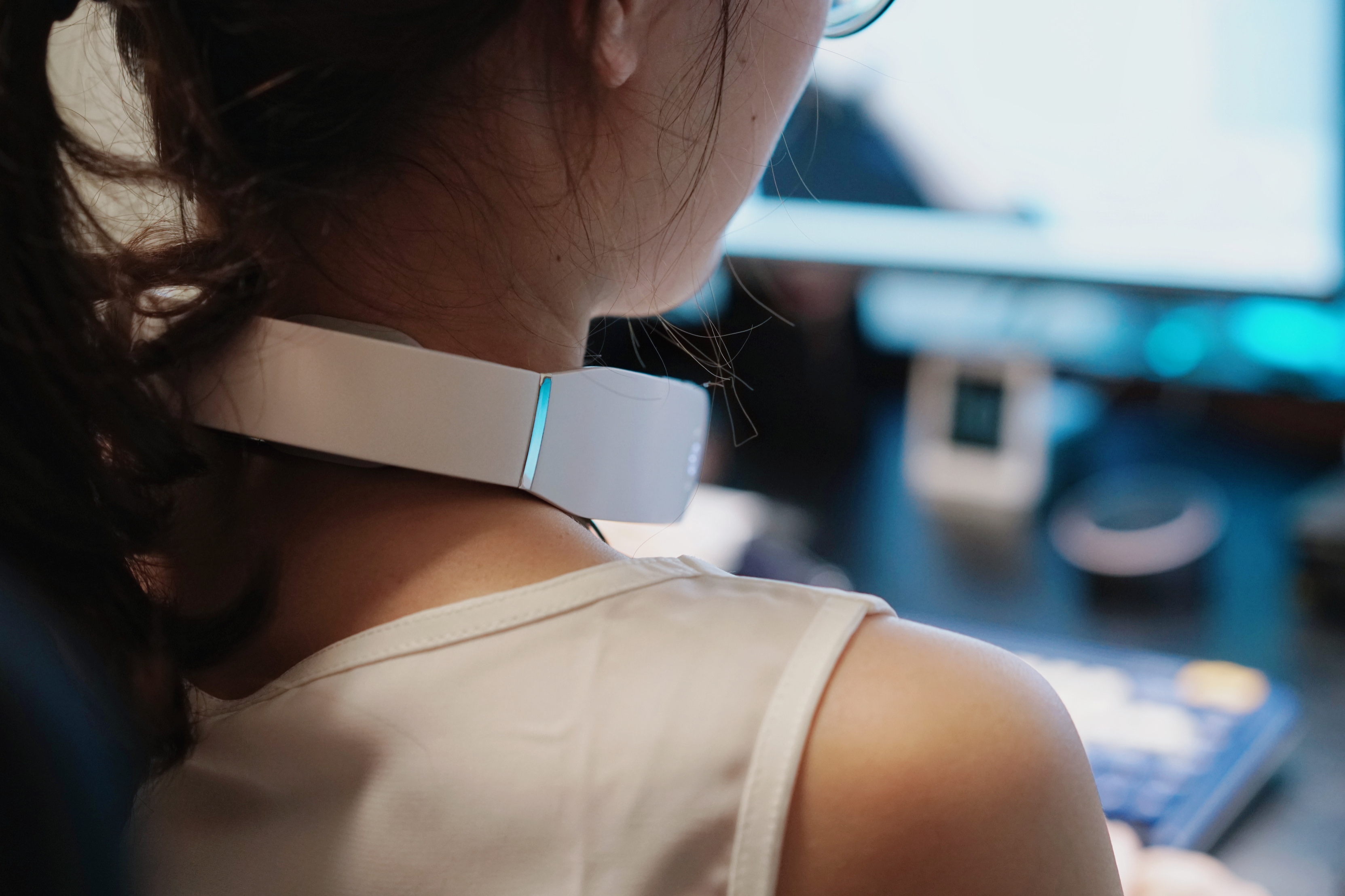 颈部按摩仪物理的和电击的哪个好,电击疗法按摩仪