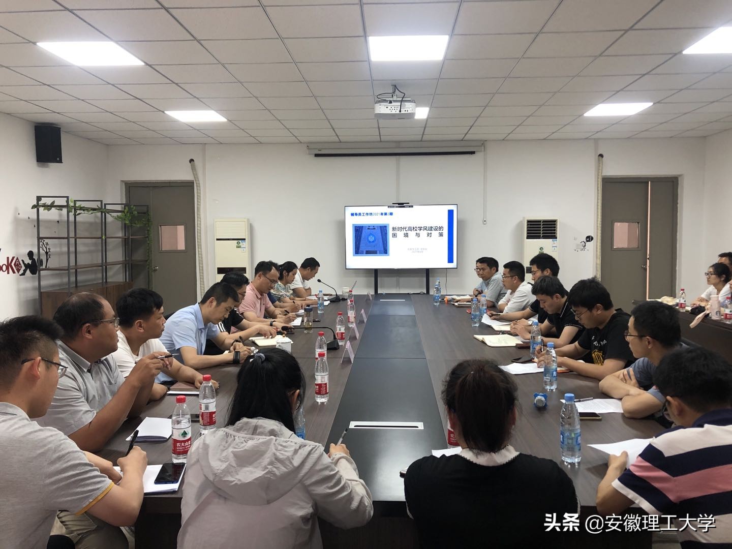 对辅导员队伍建设的意见和建议,推进辅导员队伍专业化建设