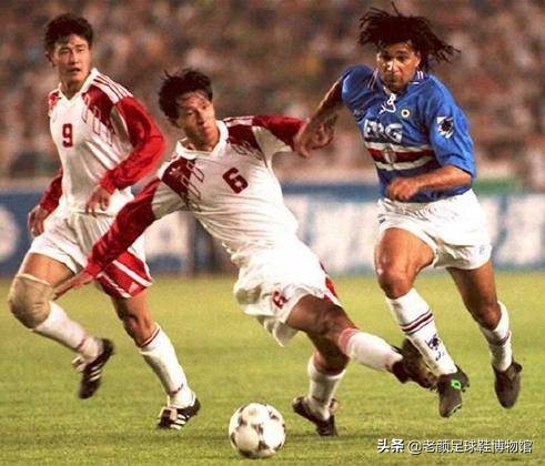 最“作”的米兰巨星，敢把卡佩罗拎起来的荷兰球霸老婆姓克鲁伊夫