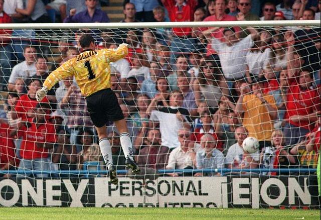 曼联贝克汉姆任意球合集,曼联贝克汉姆半场吊射