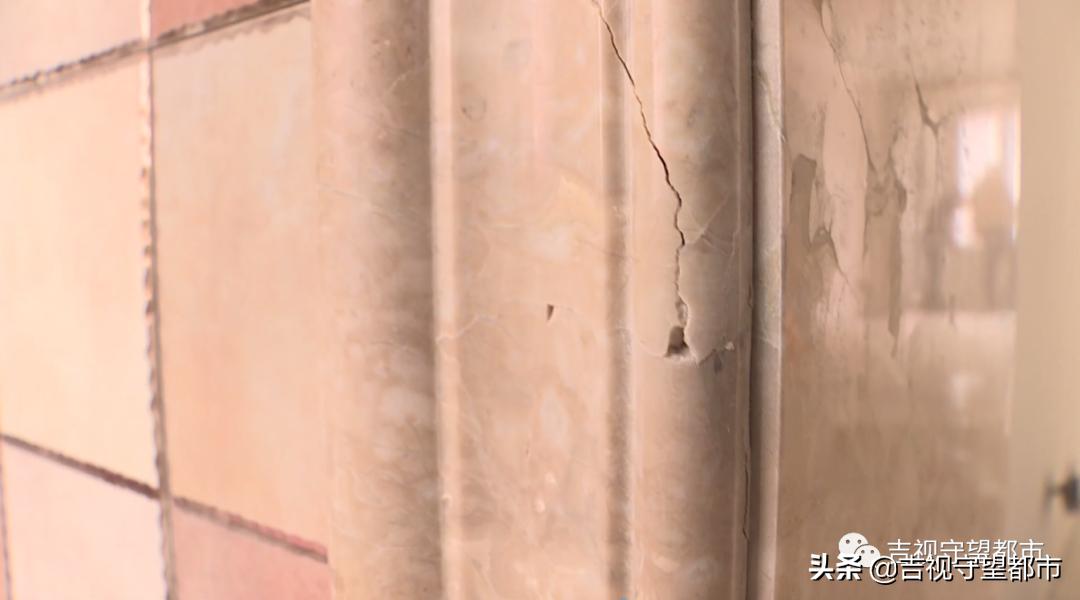 大理石不到一个月开裂怎么回事,大理石开裂是正常现象吗