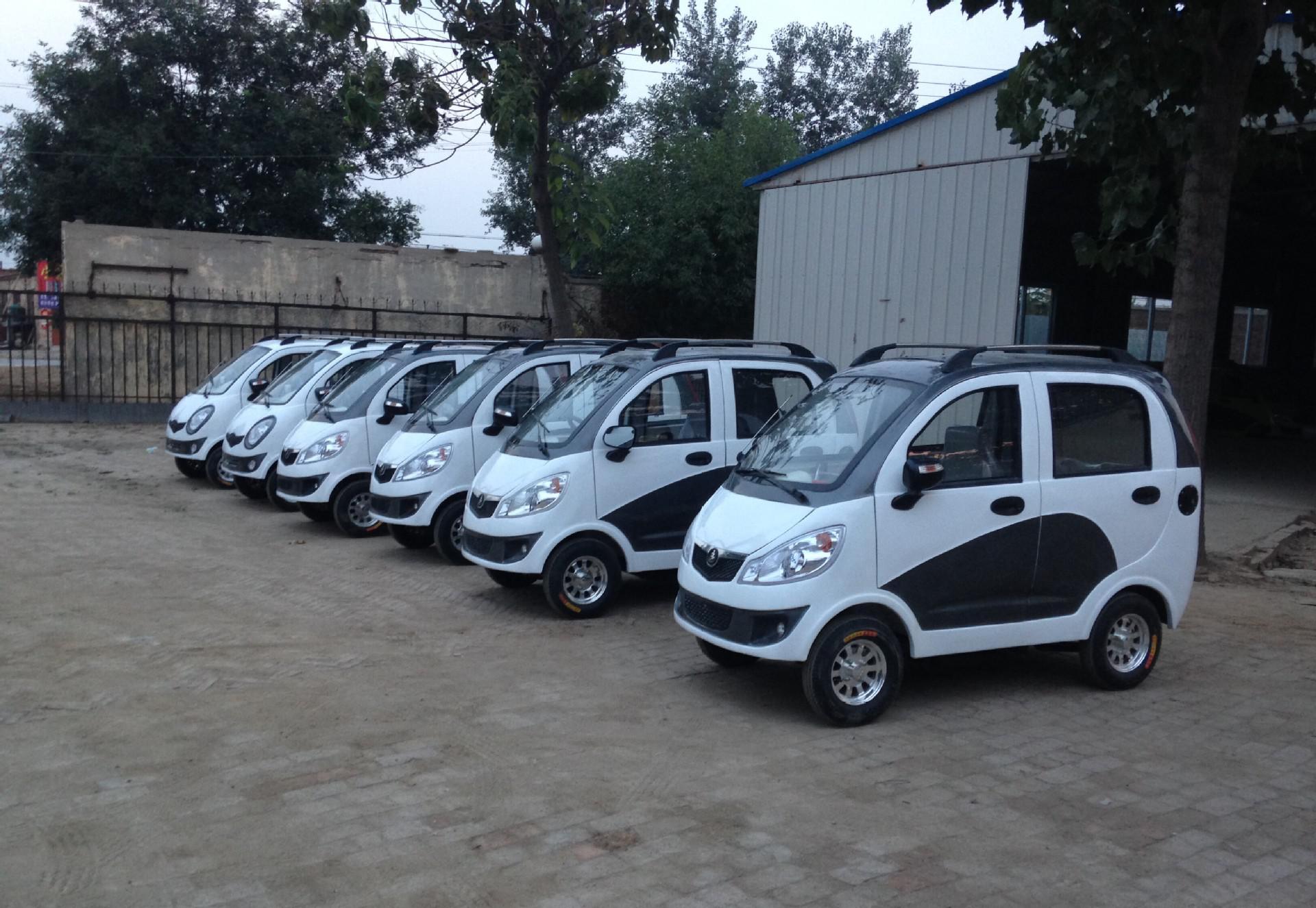 c1证能开老年四轮代步车吗,三轮车证可以开老年代步四轮吗