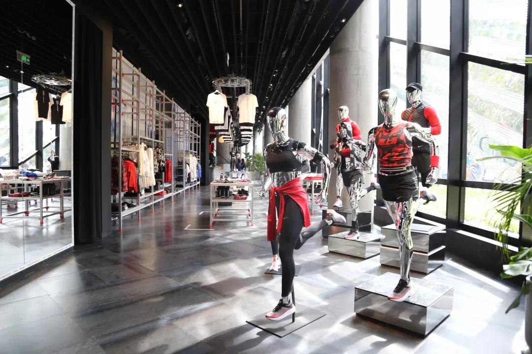 全球首家!耐克开了个新零售体验店!帅到炸