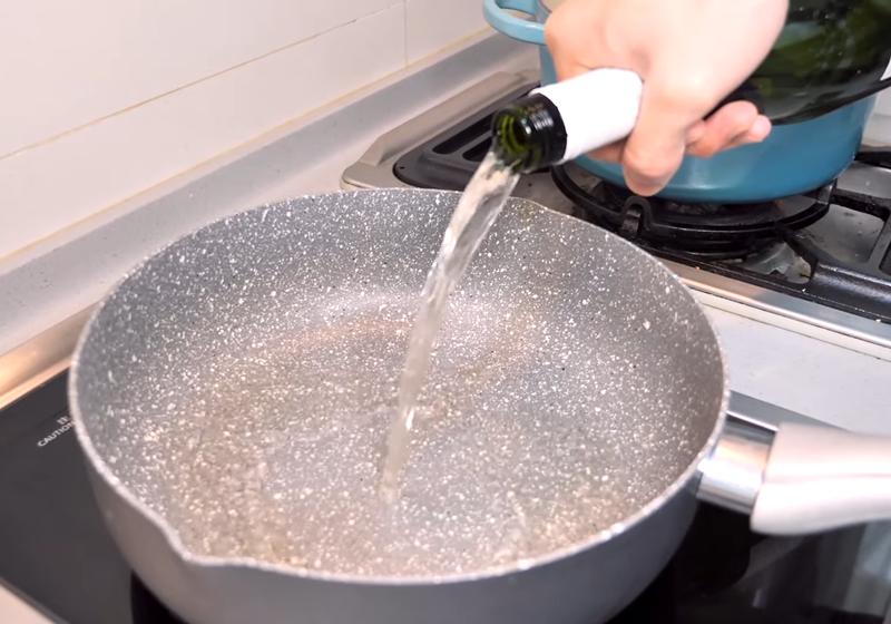 蛤蜊吐沙后还是有腥味？料理前多一步，味道更鲜美