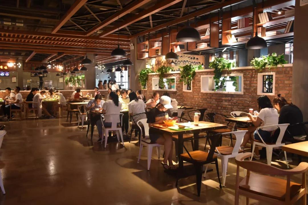 郑州商学院二十年历程,郑州商学院值得去的原因