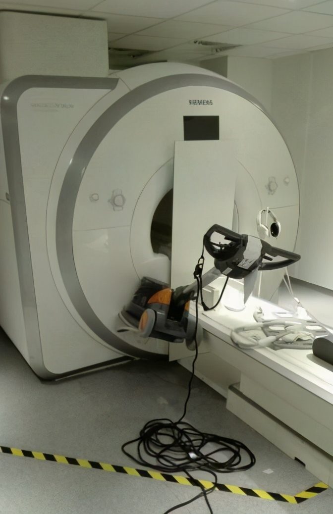 速度与激情9飙车高燃片段,看完速度与激情9后都不敢开车了