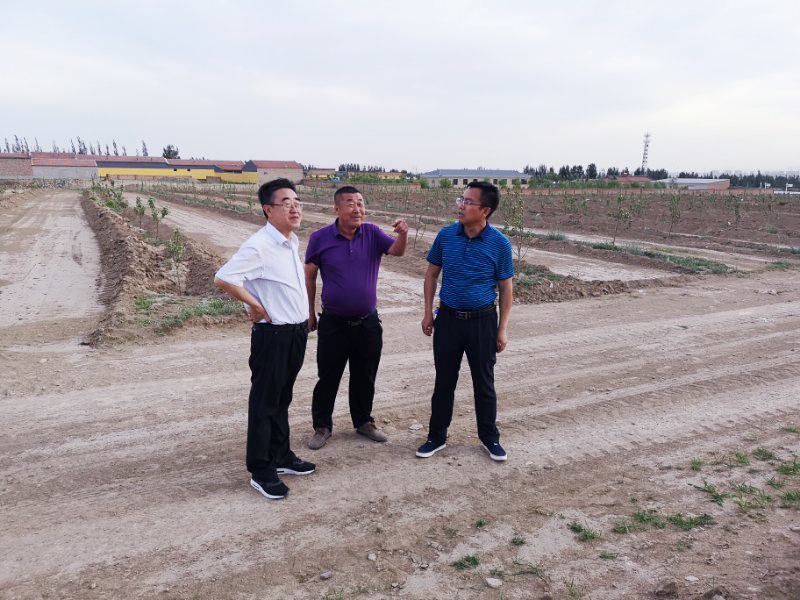 脱贫战斗员,冲锋战场的勇士