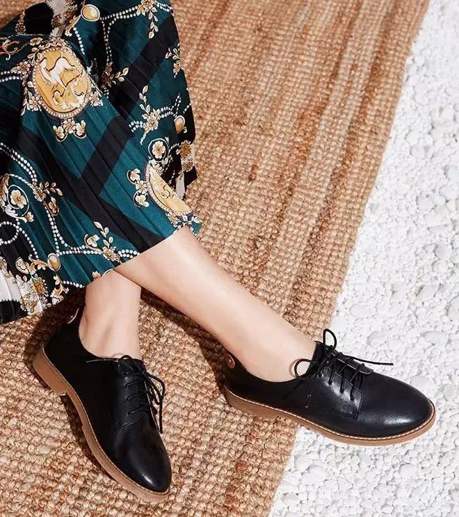 怎么识别皮鞋是真皮还是人造革,如何分辨皮鞋是真皮还是人造皮