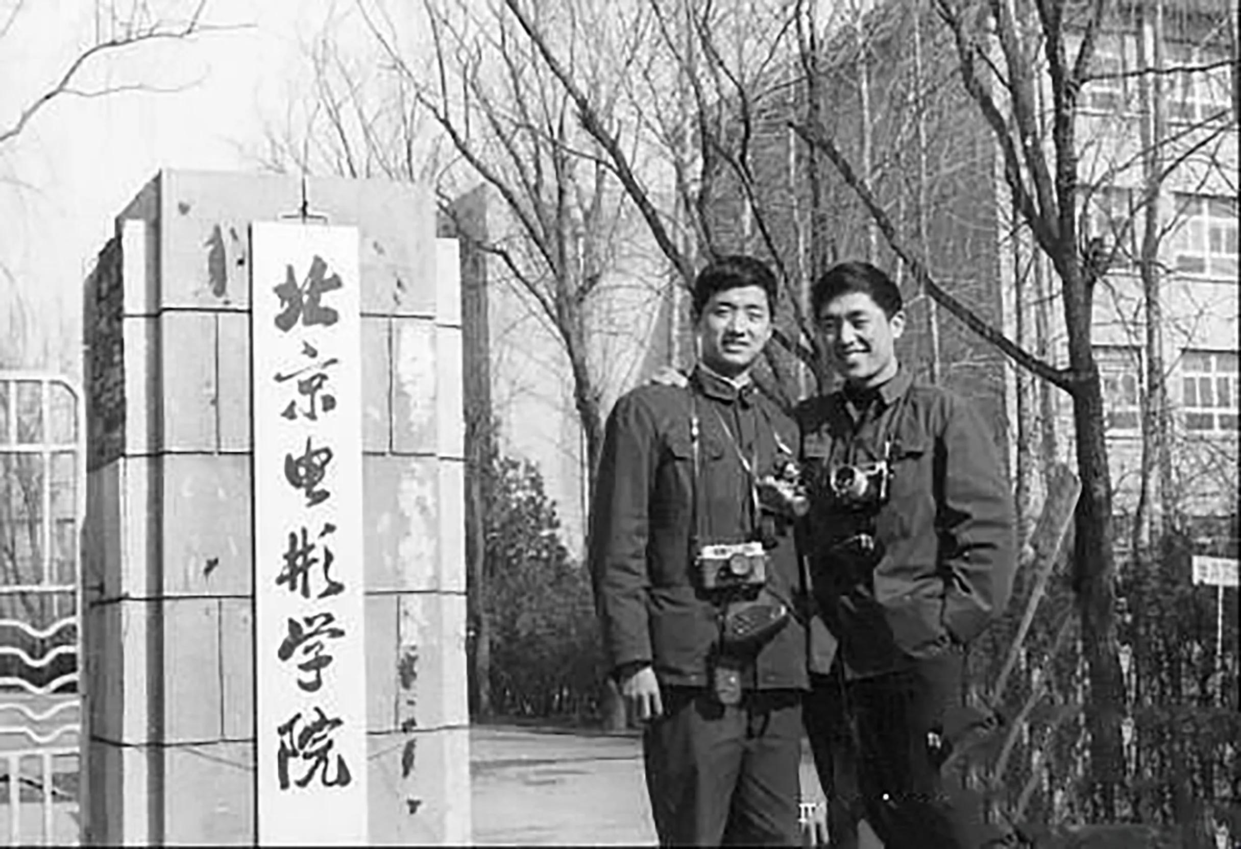 无法重拍的瞬间,梅艳芳周润发张国荣同台颁奖