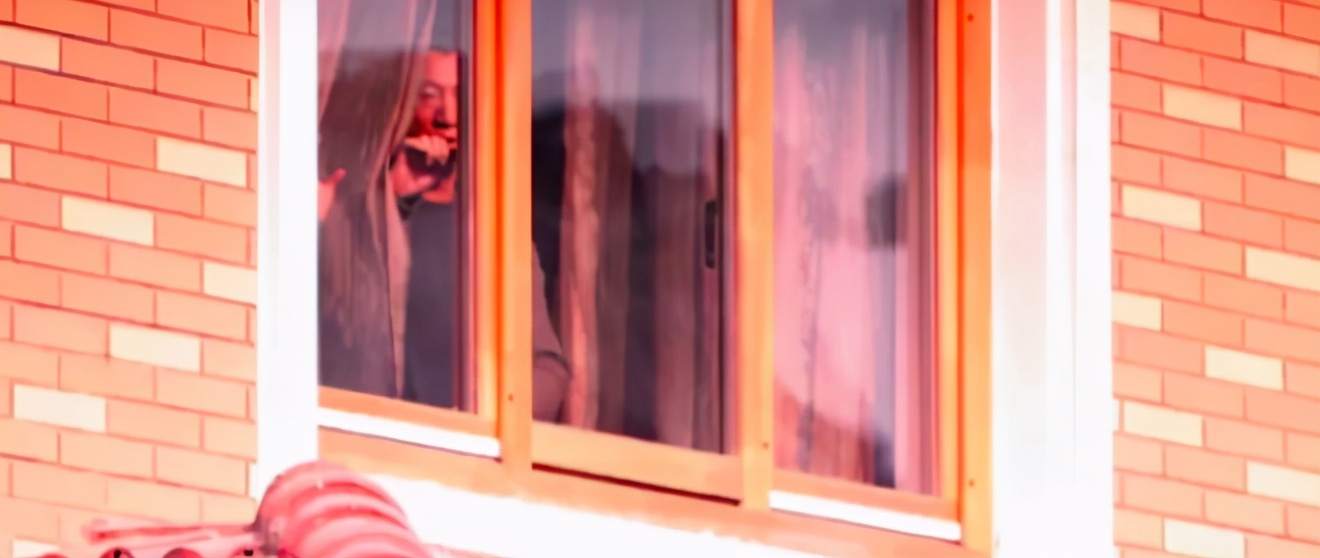 左小青嫁给大二十岁富豪,左小青最后嫁给富豪了吗