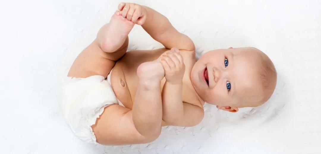 小孩身上起疙瘩总是挠,孩子身上过敏起痱子一样的疙瘩