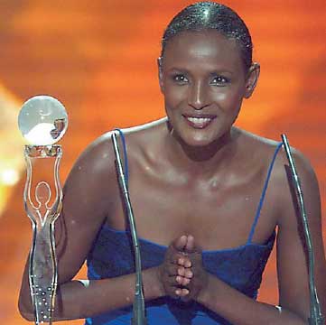 *暴强**、割礼、逼婚的沙漠之花：对女性不公的“割礼”说“不”