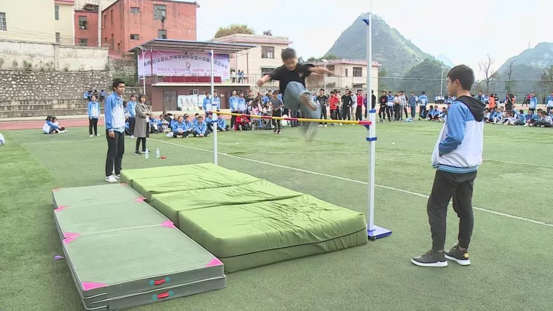 关岭民族寄宿制学校2024艺术节,关岭县寄宿制中学冬季运动会