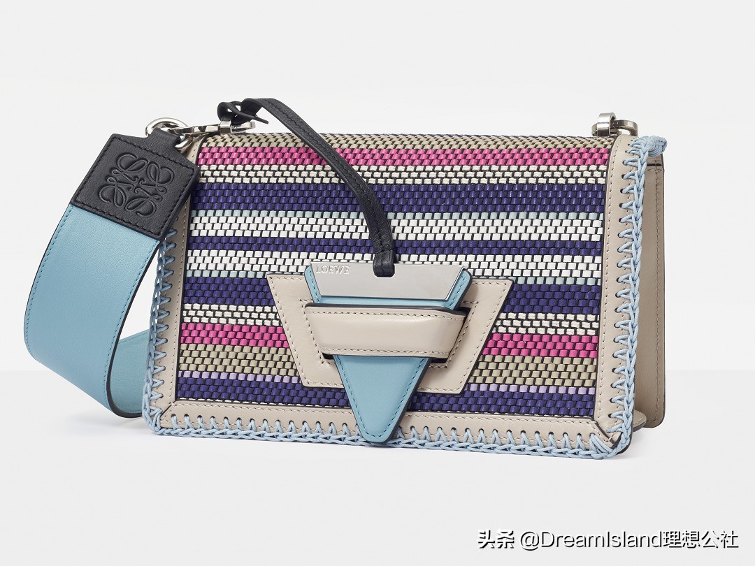 loewe半月形手袋手提包,loewe走秀款包包