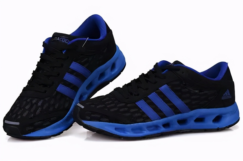 阿迪达斯打官司事件,阿迪达斯为三条杠打官司