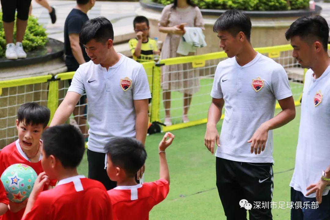 深圳佳兆业队走进社区500多名萌娃嗨翻小长假