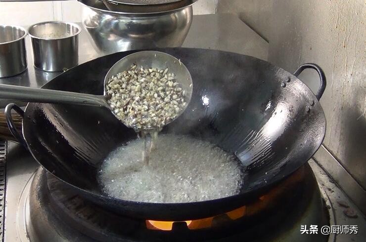 香菇酱做菜,家庭自制鲜香菇酱的做法